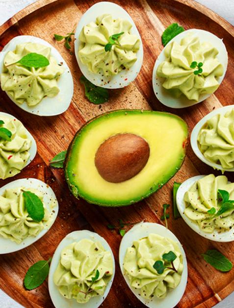 Jajka faszerowane awokado i jalepeño