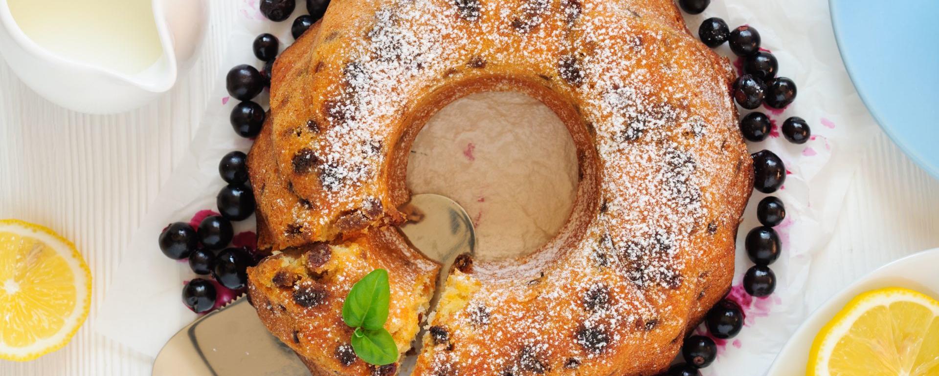 Babka cytrynowa z jagodami
