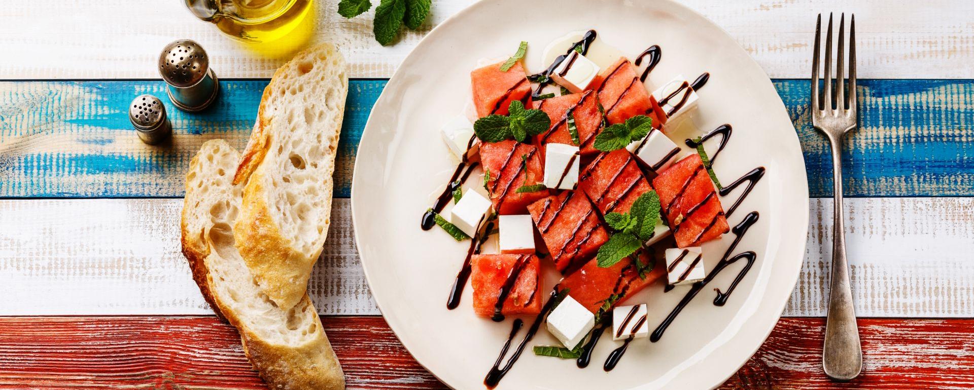 Sałatka z pomidorami i fetą