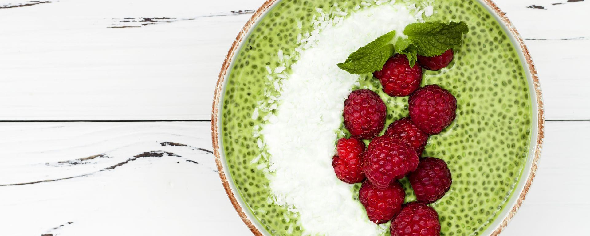 Wegański pudding chia z matchą