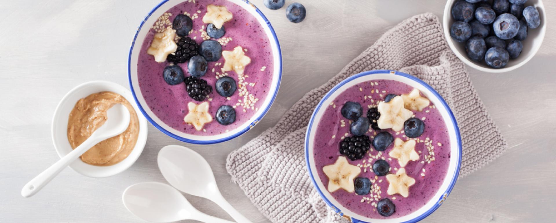 Smoothie bowl – estetyka i smak zamknięte w jednej miseczce