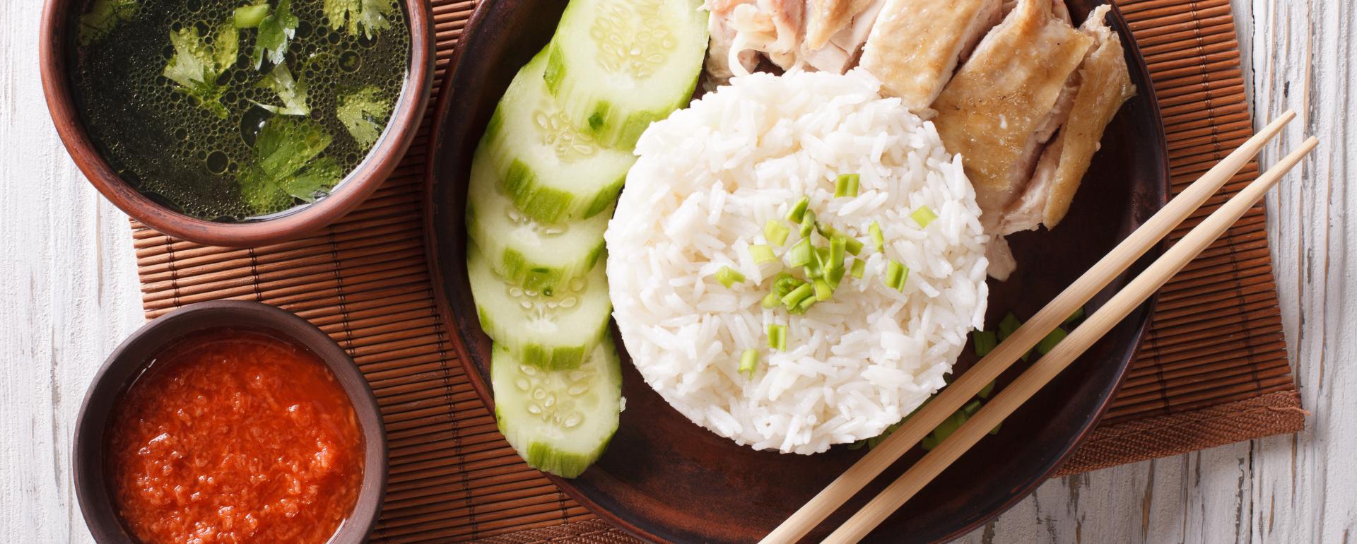 Kurczak z ryżem po hajnańsku, czyli narodowe danie z Singapuru
