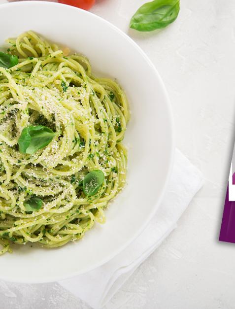 Wiosenny makaron z pesto z liści rzodkiewki